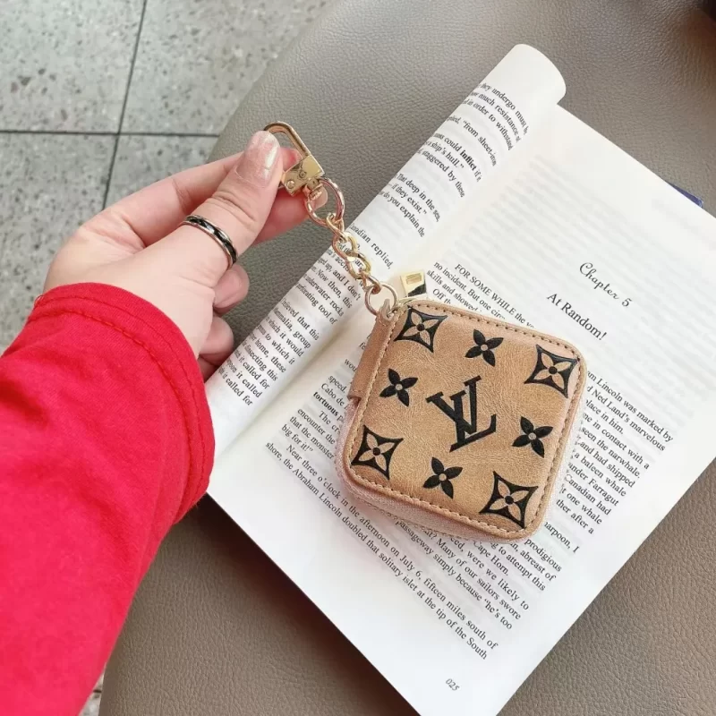 Louis Vuitton Airpods Pro Case (6)